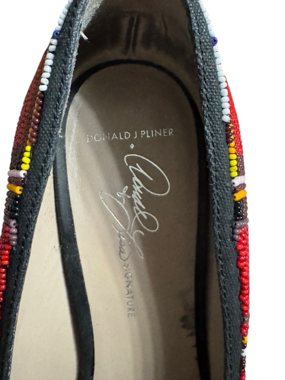 DONALD J PLINER RED BEADED TARTAN ROYAL SKULL CREST PUMPS SZ 8.5 RARE - Picture 8 of 9